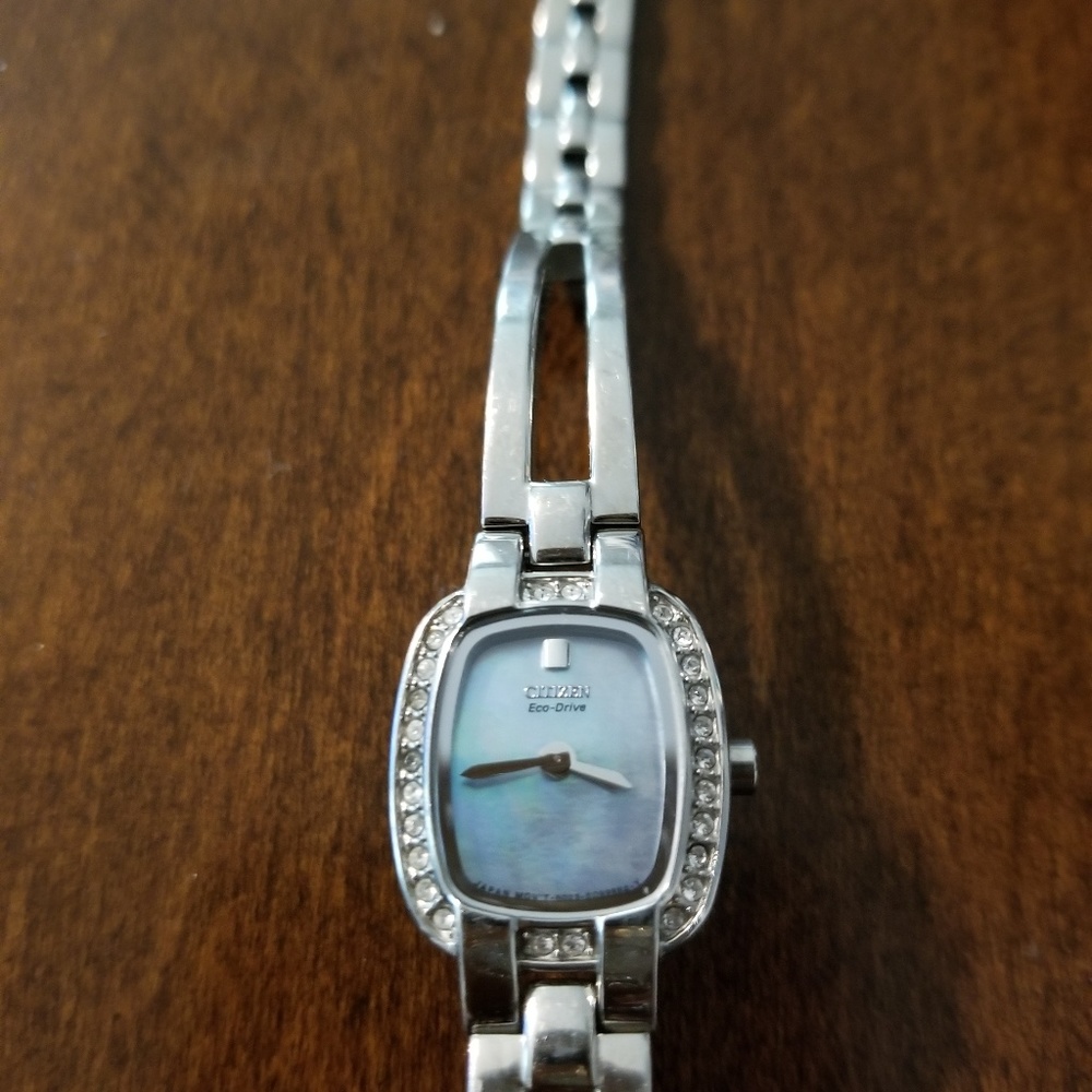 Watch - Picture 3 of 3